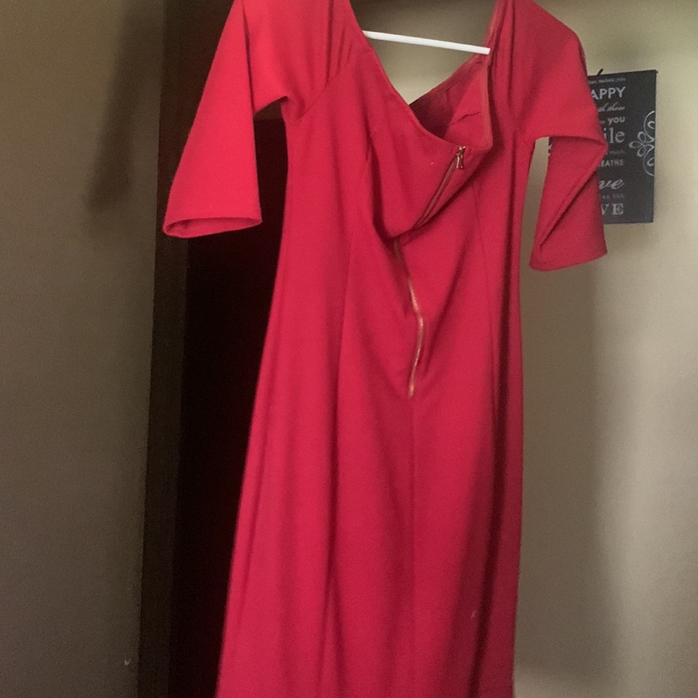 Red dress - Picture 4 of 4
